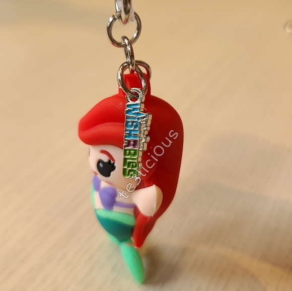 DISNEY PARKS WISHABLES ARIEL KEYCHAIN - Picture 3 of 7